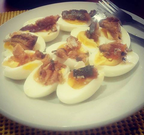 Sardines with boiled eggs
